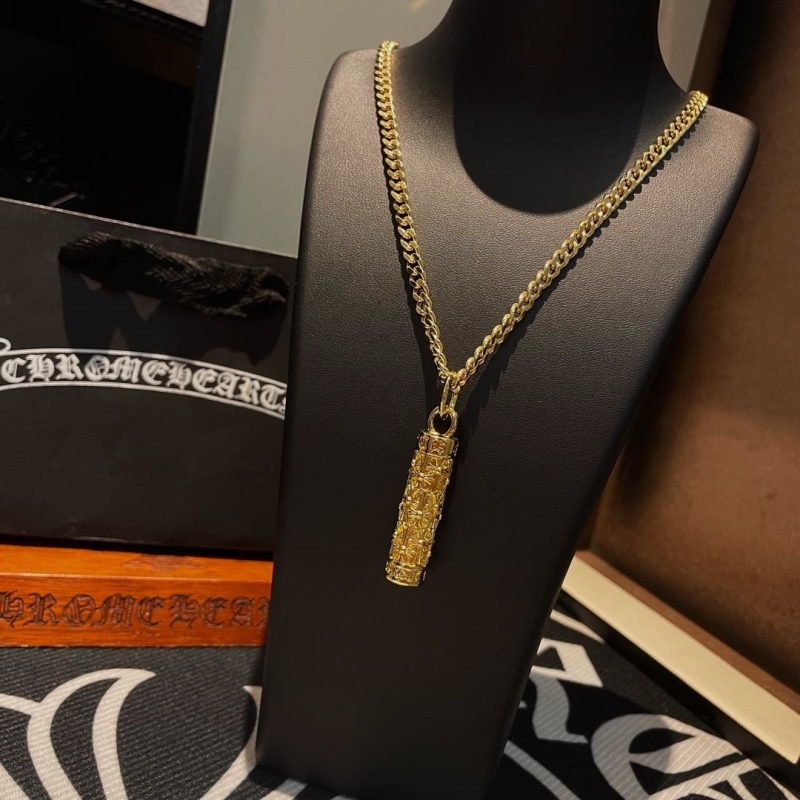 Ch*0me He**ts necklaces